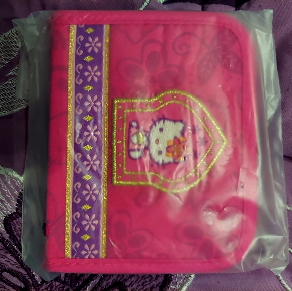 New Sanrio Hello Kitty Wallet with Mirror - Picture 2 of 8